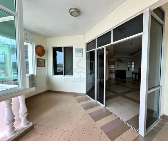 Hilltop Apartment 1