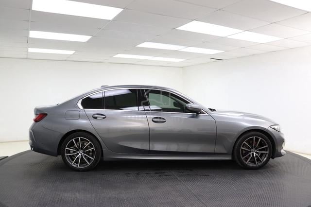 2025 BMW 320i Sport - 2