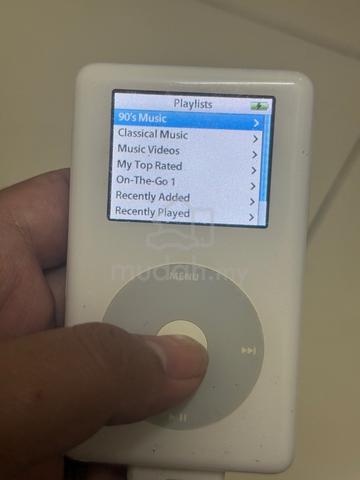 Apple iPod Classics 4th Generation - photo 3 of 4