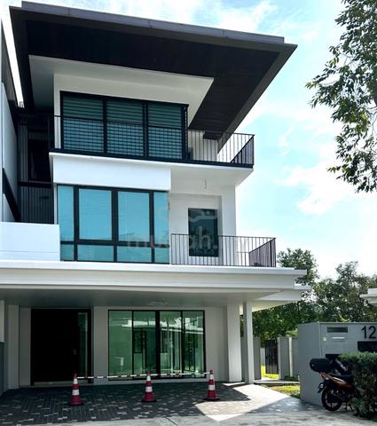 MINT CONDITION ✅ 3 Storey Superlink Duta Villa, Setia Alam 1