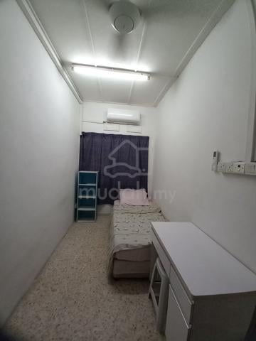 Room (Male ) Near CIQ, JB 1