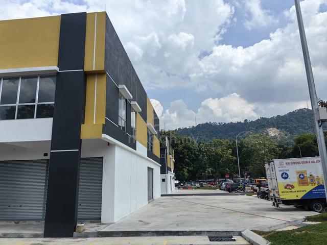 Brand New 2 Storey Superlink Terrace Factory for rent 1