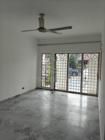 USJ 11 double storey 22x70 for sale 1