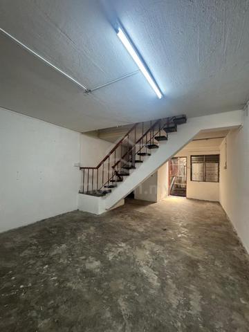 Full Loan Taman Perling Double Storey Low Cost House Unblock View 1