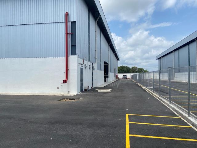 3 unit warehouse damansara Kuantan 3