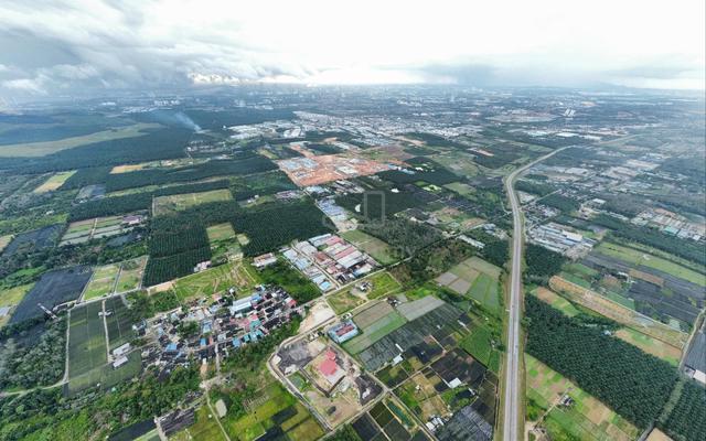 6.4 Acres Ulu Tiram Ban foo Agriculture land (zoning industry) 1