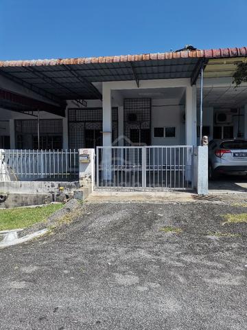 Single Storey Terrace House for Rent 1