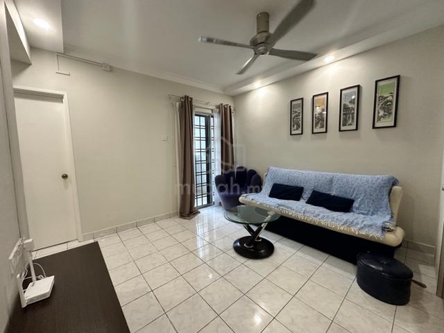 Newly Renovated Master Bedroom With Attached Bathroom Room For Rent