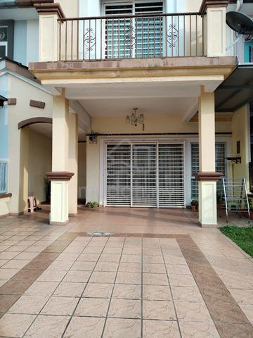 Double storey terrace, Puchong.Short drive to LRT 1