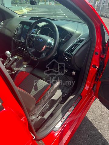 2013 Ford FOCUS 2.0 ST (M) - 4