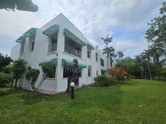 Country Height Lakesand Villas townhouse Kajang Bangi 1