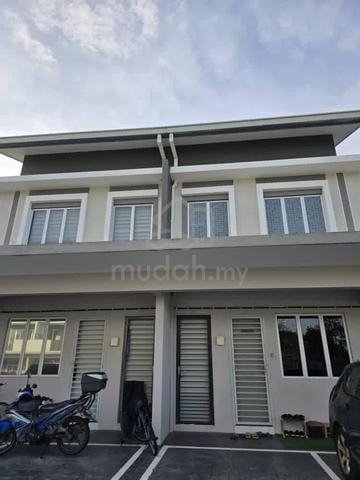 Townhouse @ Garden Villa 1