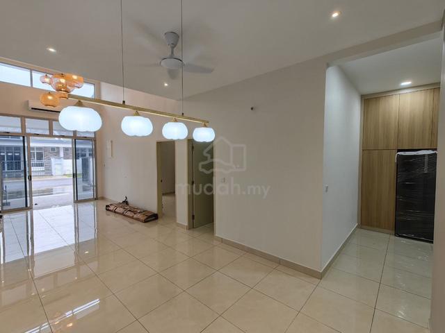 Fully Renovated Iconia Garden @ Impian Emas 1 Storey House 22x80 3