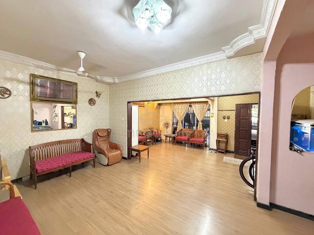 Double Storey Terrace Saujana Utama Jalan Cemara SU 1 Sungai Buloh 1