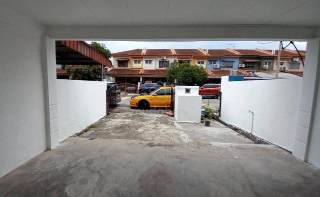 Rumah Teres 2 Tingkat - Good Condition - Saujana Putra 6 4