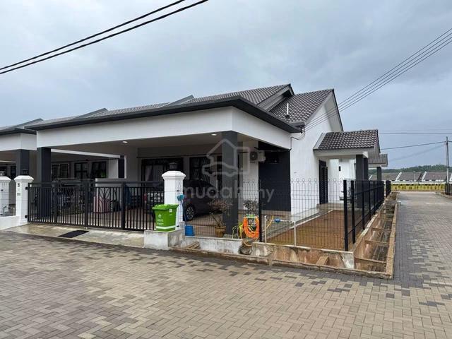 Teres setingkat end lot with balcony kotasas PRECINT 7 1