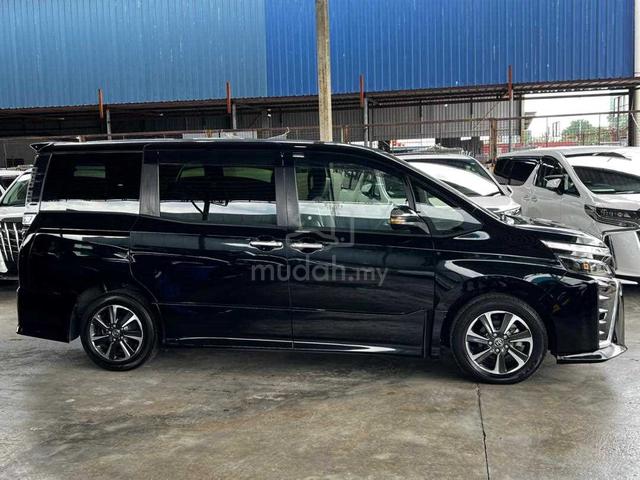 2021 Toyota VOXY 2.0 ZS KIRAMEKI III 2PD 7STR 42K - 4