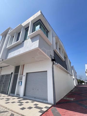 Endlot Shoplot Dijual, Jalan Adenium Bukit Beruntung Rawang 1