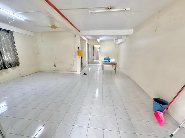 CORNER, Double Storey, 3RD MILE 1