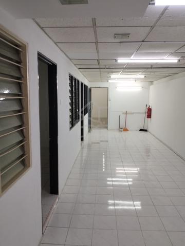 first floor office in bukit serdang sek 6 serdang for rent 1