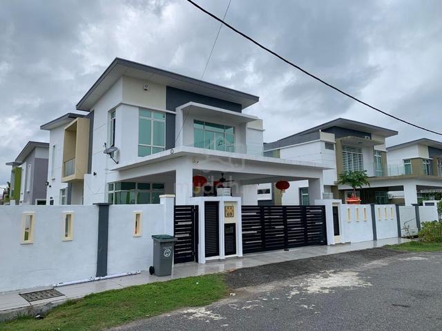 Senawang Perdana Double Storey Bungalow Extra Land Fully Furnished 1
