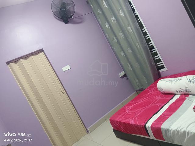 room with queen size bed with wall fan .. attached bathroom ๐๐ฟ 1