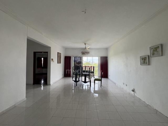 Tiara Kelana 1