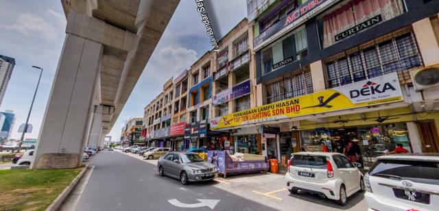 Pusat Bandar Puchong , Facing LDP , Next to LRT 1