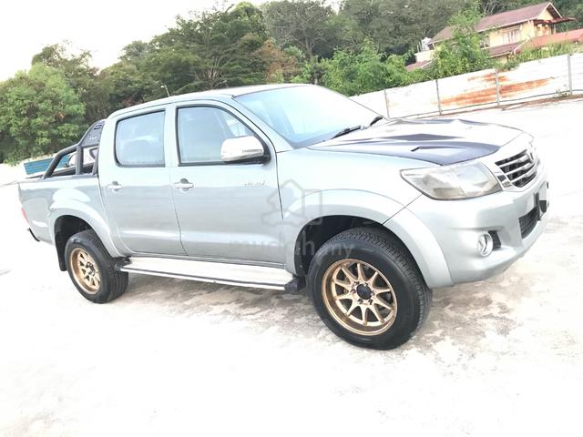 Toyota HILUX 2.5 G VNT(A)NEW FACELIFT/18"CE28 RIM - 2