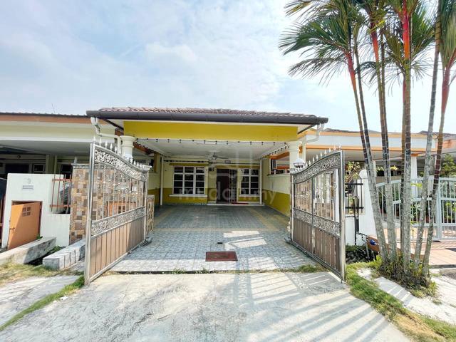PALING MURAH! RENOVATED Single Storey Terrace Taman Pelangi Semenyih 1