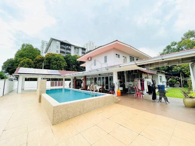 WIth POOL CORNER LOT 2 Storey Bungalow Taman Bukit Cheras, KL 1