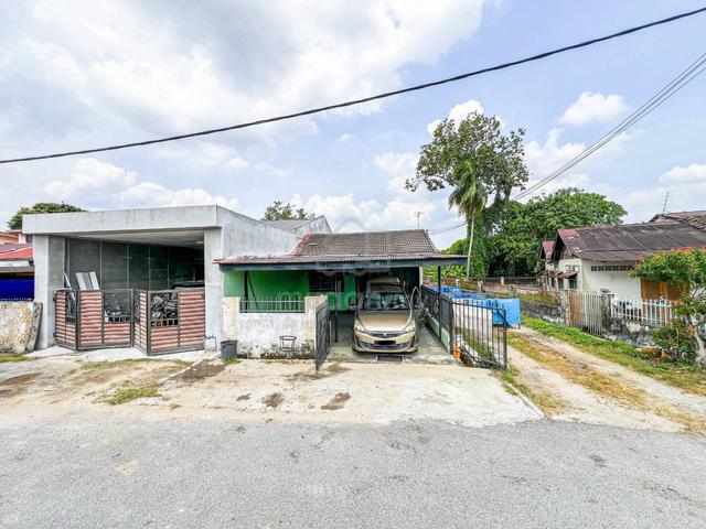 BOOKING 1K ‼️END LOT 1 Storey Terrace House Taman Semenyih 1
