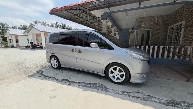2006 Honda STEPWAGON 2.0 G AERO EDITION (A) - 4