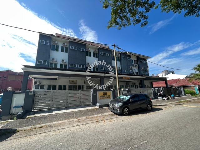 2Adjoing Triple Storey Houses At Fair Park Ipoh suitable investment 1