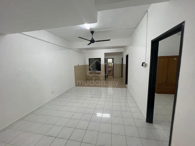 【 Ground Floor, Facing SouthWest 】 TownHouse, Taman Rawang Putra 1