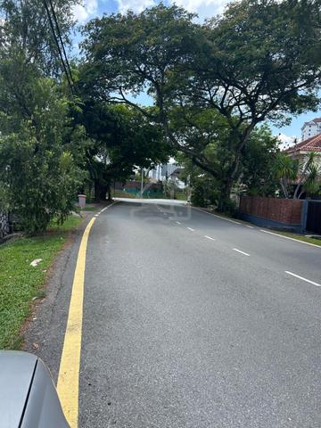 1 1/2 storey bungalow in PJ s 11- Big garden, Near shops, All Yours 1