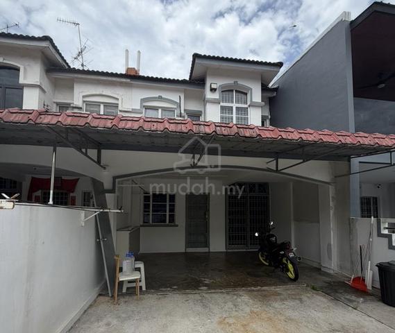 Bukit indah jalan indah 1 double storey 4bed 3bath for rent 1