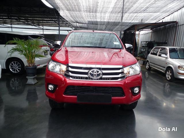 TOYOTA HILUX 2.4 E spec (A) condition Like new - 3