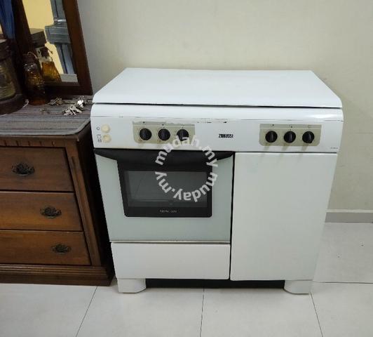 dapur gas oven zanussi