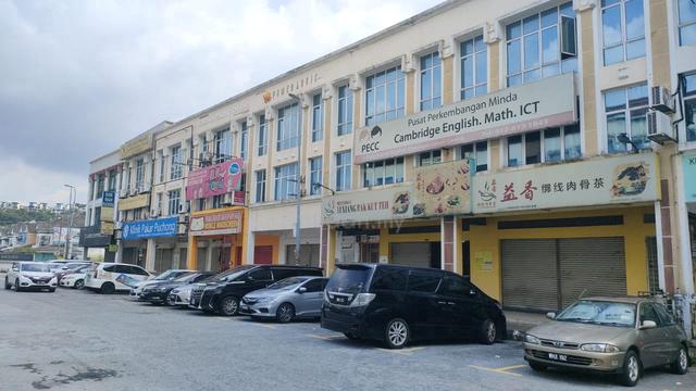Bandar Puchong Jaya - 3 Storey Shop Lot for Sale 4