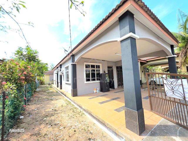 Semi D Jalan Kaki ke Pantai Balok |Freehold |Free Aircond 1