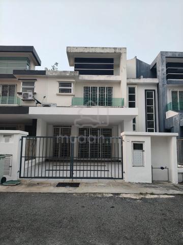 Taman Tiara East 2sty 24x70 with 2Air-cond 2water Heater Newly Painted 1