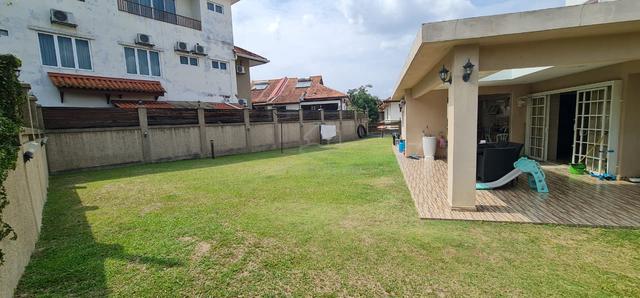 Freehold 3 Storey Bungalow for Sale @ Ampang 1
