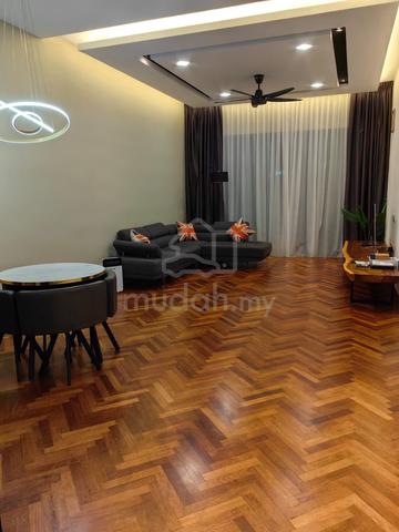 Queens Residences Q1 @ Queens Waterfront 1
