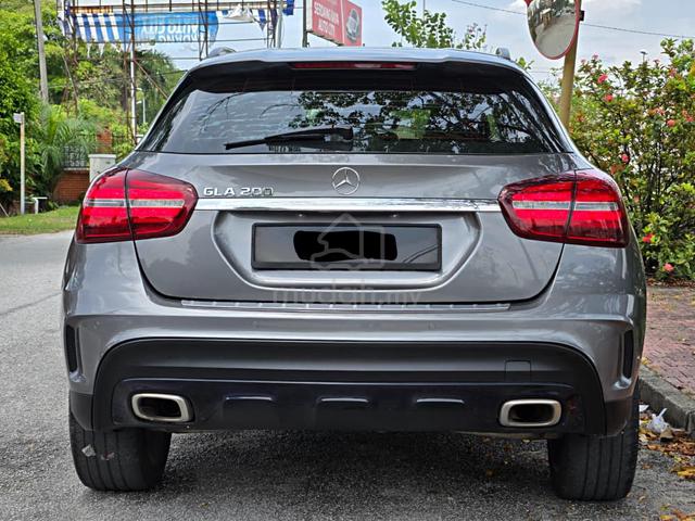 19 Mercedes Benz GLA 200 NIGHT EDITION 1.6 GLA200 - 2