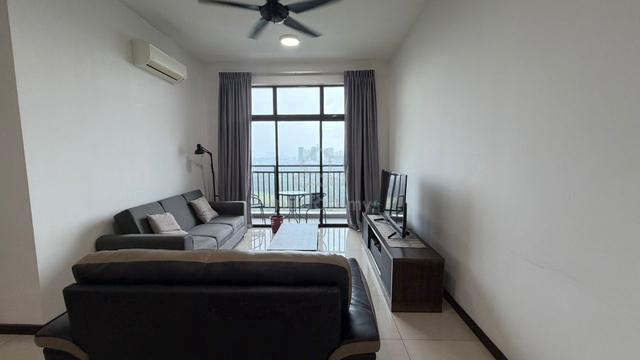 Molek Regency 1
