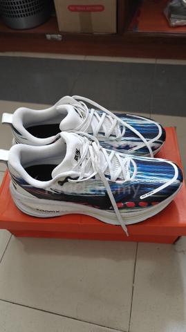 Nike Vomero 18 SE - photo 2 of 4
