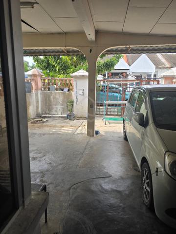 Single storey  seri alam 1