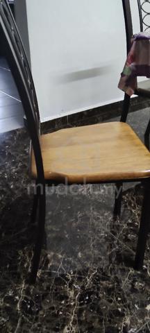 6 chairs and dining table  - photo 2 of 2