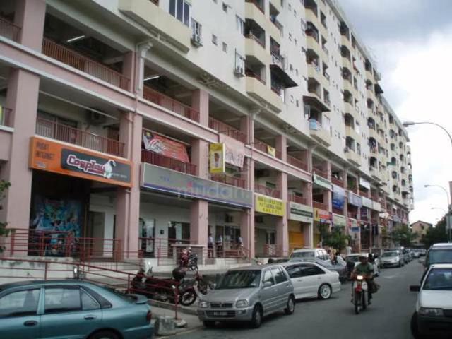 Plaza Sinar Apartment 1